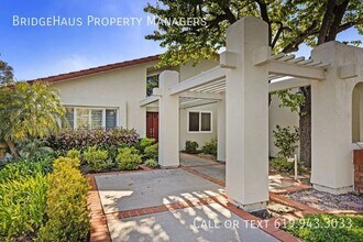 1004 St Albans Pl in Encinitas, CA - Building Photo - Building Photo