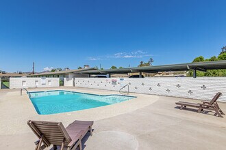 Rossmore Apartments in Phoenix, AZ - Building Photo - Building Photo