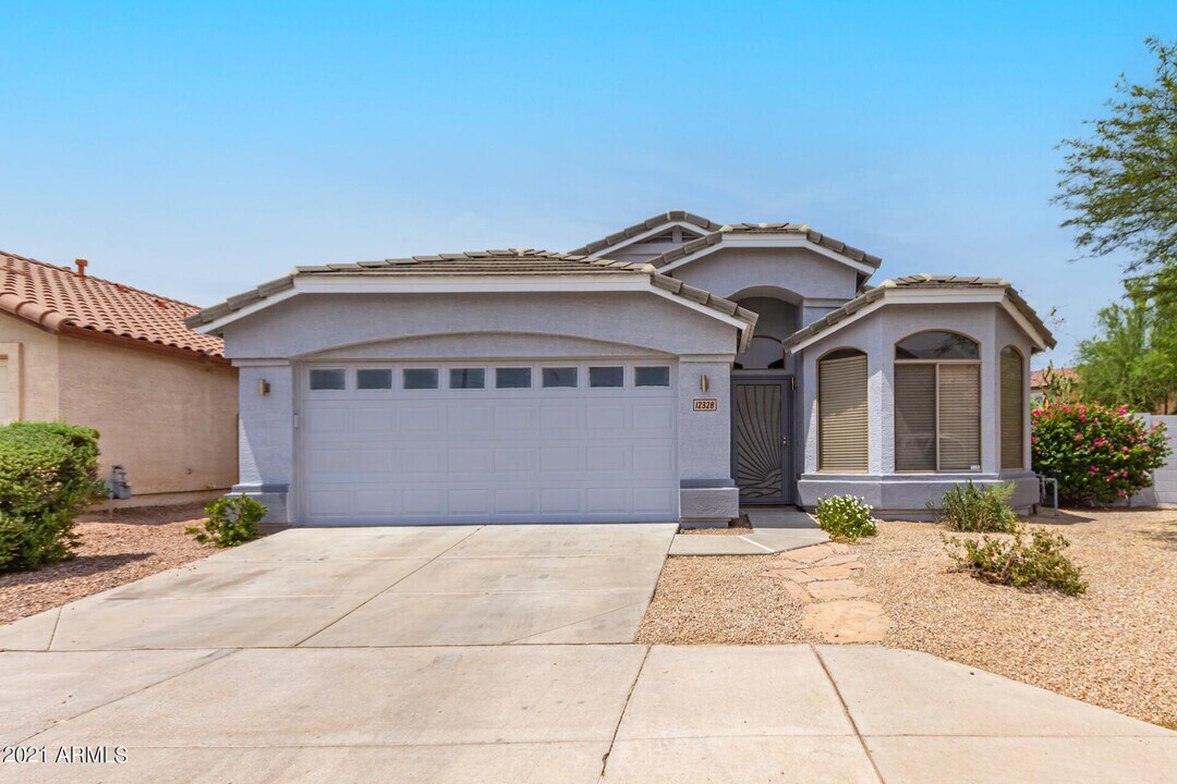 12328 W Medlock Dr in Litchfield Park, AZ - Building Photo