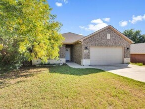 10149 Lone Eagle Dr in Fort Worth, TX - Building Photo - Building Photo