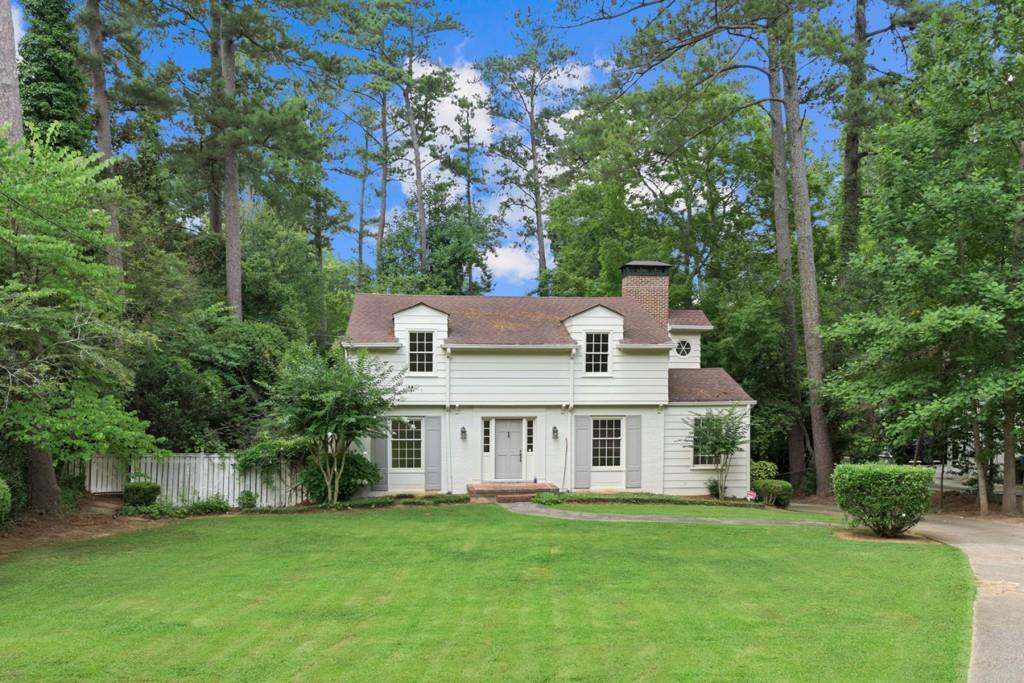 3156 E Wood Valley Rd NW in Atlanta, GA - Building Photo