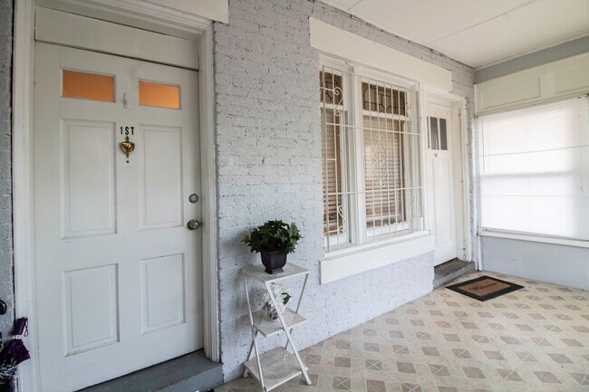 6008 Jefferson St, Unit First Floor in Philadelphia, PA - Foto de edificio - Building Photo