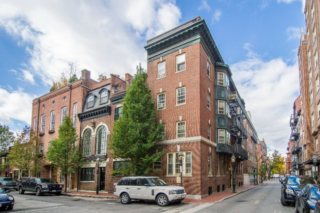 16 River St