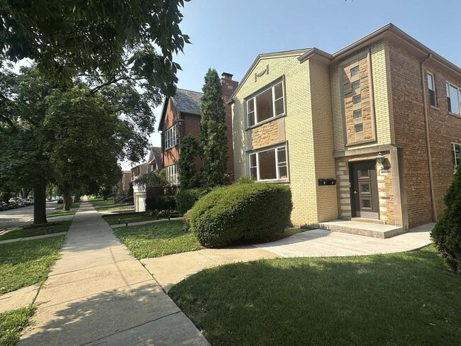 property at 10508 S Claremont Ave