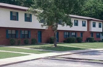 945 Cogswell Ave in Pell City, AL - Building Photo - Building Photo
