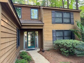 3 Arrow Wood Rd in Hilton Head Island, SC - Building Photo - Building Photo