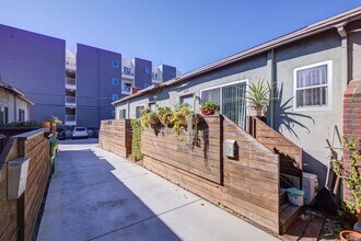 3216 Bellevue Ave in Los Angeles, CA - Foto de edificio - Building Photo