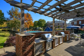 The Westbury in Memphis, TN - Building Photo - Building Photo