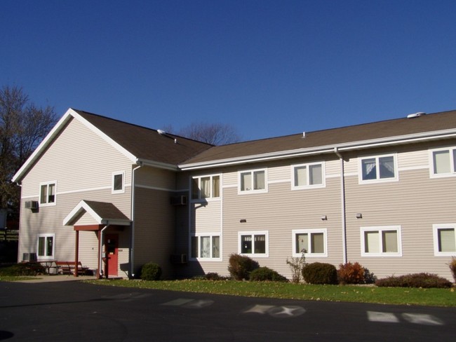 Oregon Apartments in Oregon, WI - Foto de edificio - Building Photo