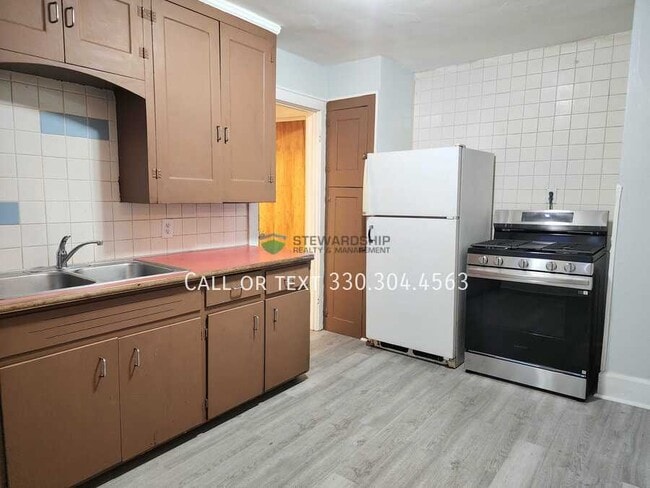 property at 1628 E Market St