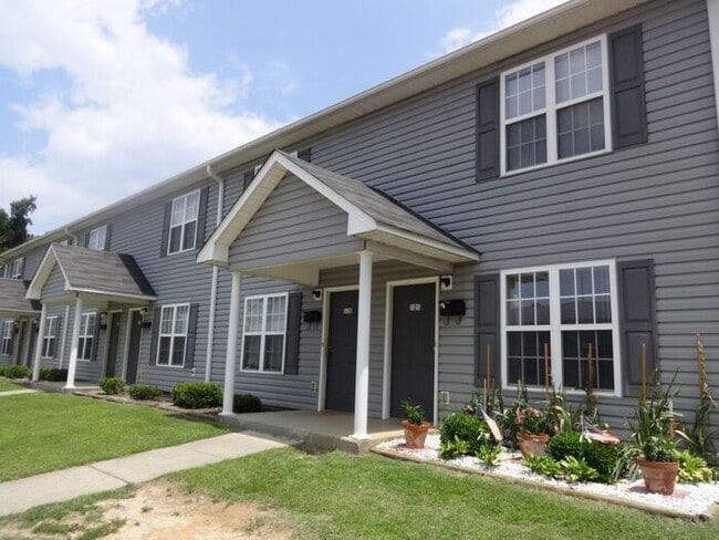 914 Pedro Dr in Fayetteville, NC - Foto de edificio - Building Photo