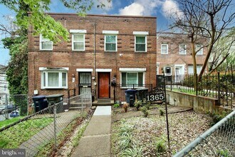 1365 Talbert Terrace SE in Washington, DC - Foto de edificio - Building Photo