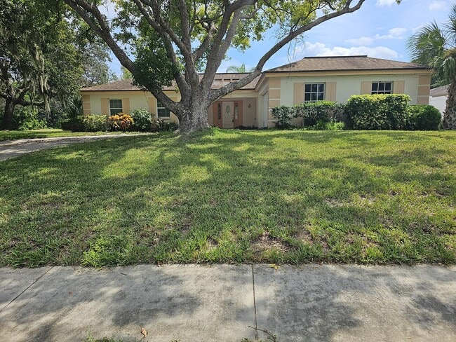 property at 810 Maple Ridge Rd