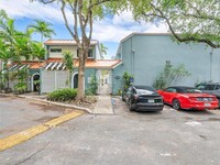 515 NE 38th St in Miami, FL - Foto de edificio - Building Photo