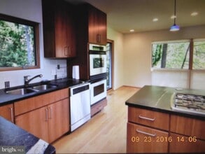 8 Azalea Ln in Media, PA - Building Photo - Building Photo