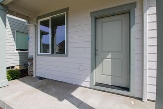 1892-1898 SE Hankel St in Dallas, OR - Building Photo - Building Photo