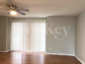 8802 W 95th Terrace in Overland Park, KS - Building Photo - Building Photo