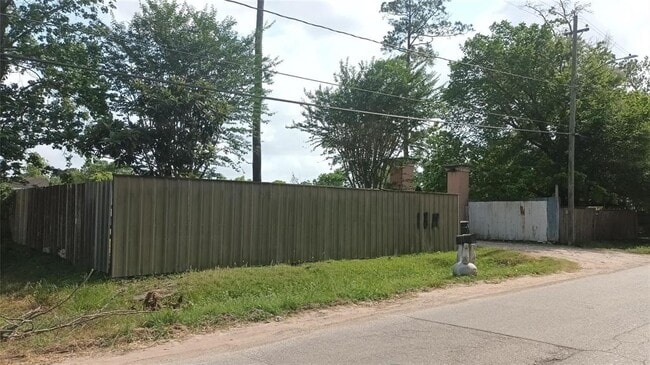 property at 1611 De Soto St