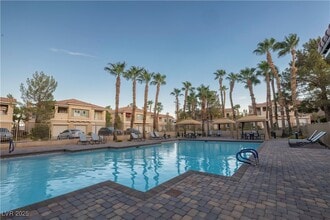 251 S Green Valley Pkwy in Henderson, NV - Building Photo - Building Photo