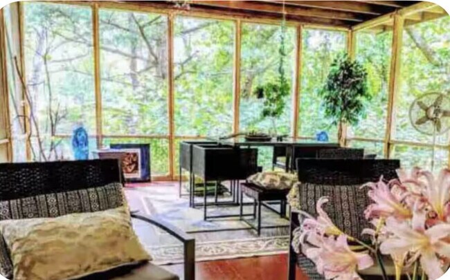 property at 930 N Warrick St