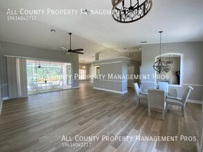 1030 Bayshore Dr in Englewood, FL - Foto de edificio - Building Photo