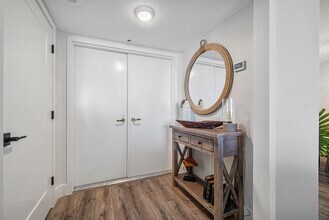 5200 N Ocean Dr in Riviera Beach, FL - Foto de edificio - Building Photo