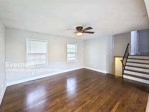 6305 120th Terrace in Grandview, MO - Building Photo - Building Photo