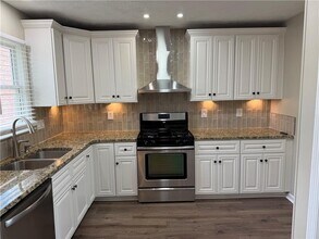 2679 Foxglove Dr SW in Marietta, GA - Building Photo - Building Photo