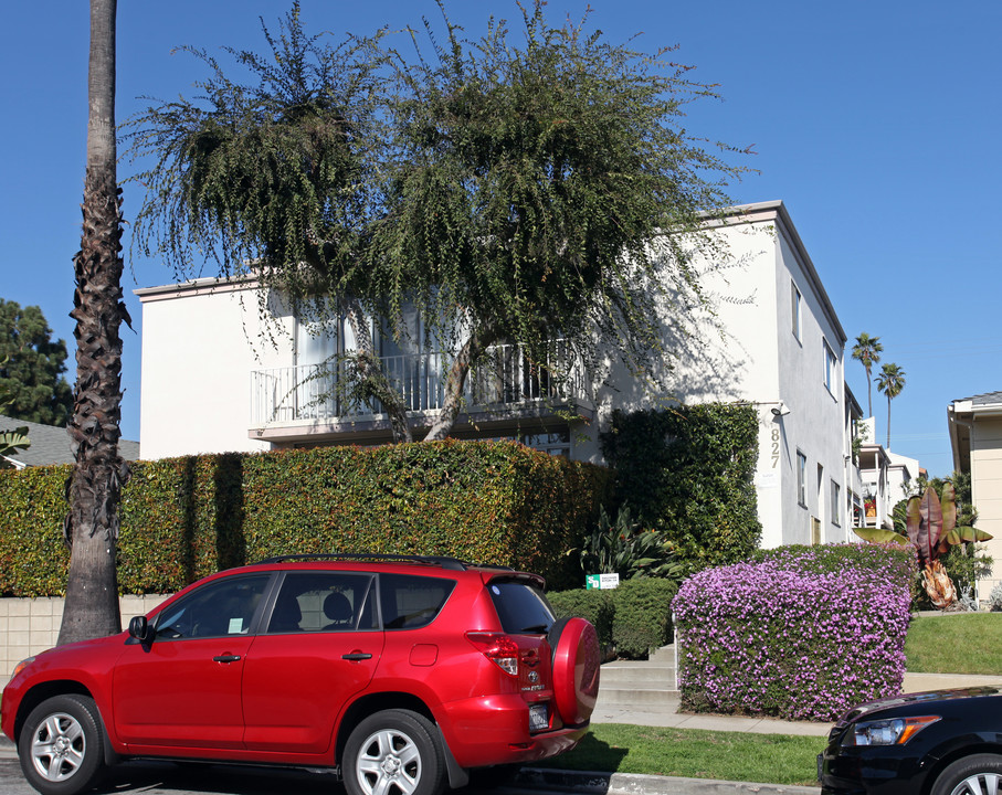 827 18th St in Santa Monica, CA - Building Photo