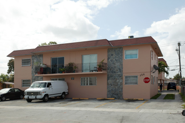 156 W 11th St in Hialeah, FL - Building Photo - Building Photo