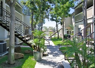 Elan Scripps Terrace in San Diego, CA - Foto de edificio - Building Photo