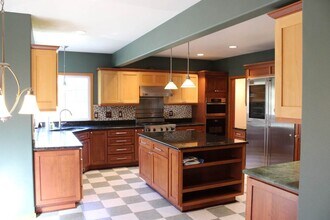 7502 Pioneer Way in Gig Harbor, WA - Building Photo - Building Photo