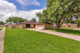 2779 Forest Point Dr in League City, TX - Building Photo - Building Photo