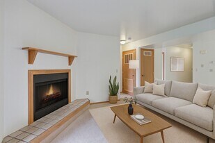 Wildwood Estates in Anchorage, AK - Building Photo