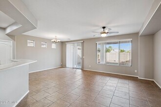 15454 W Statler Cir in Surprise, AZ - Foto de edificio - Building Photo