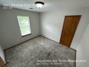 1817 Meadow Run Dr in Moore, OK - Building Photo - Building Photo