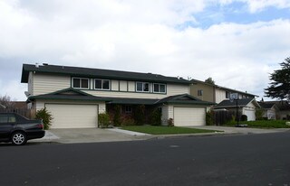 825 Comet Dr in Foster City, CA - Building Photo