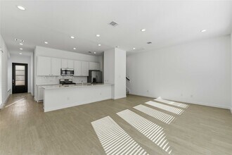 2206 Via Isa Ln in Houston, TX - Building Photo - Building Photo