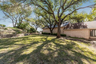 1922 Cypress Point W in Austin, TX - Building Photo - Building Photo