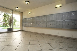 Academy Pointe Apartment Homes in North Hollywood, CA - Foto de edificio - Interior Photo