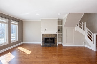 805 W Wolfram St, Unit 1 in Chicago, IL - Foto de edificio - Building Photo