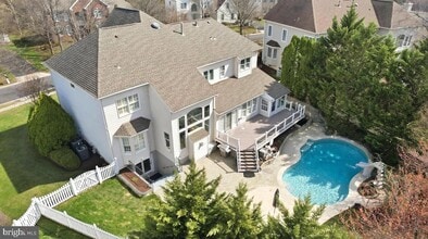 19925 Interlachen Cir in Ashburn, VA - Foto de edificio - Building Photo