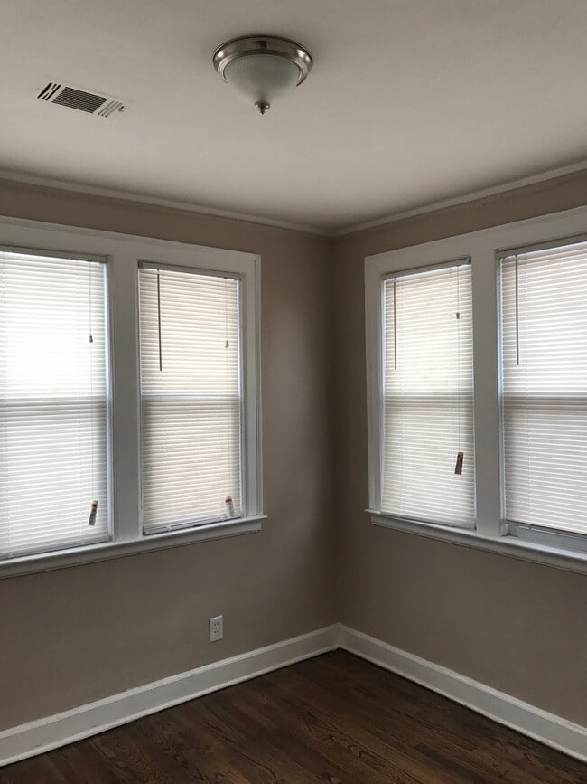 3235 W Grand St in Detroit, MI - Building Photo - Building Photo