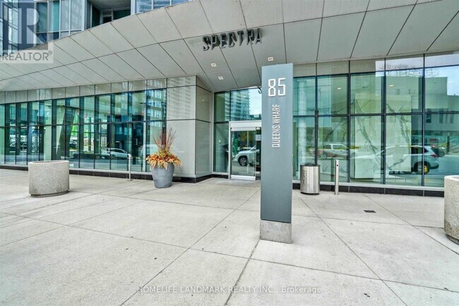 property at 85-3185 Queens Wharf Rd
