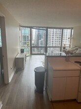 2 E Erie St, Unit 3207 in Chicago, IL - Foto de edificio - Building Photo