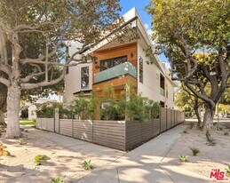 2565 Veteran Ave in Los Angeles, CA - Building Photo