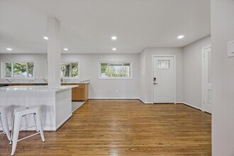 8621 Bob White Dr in Houston, TX - Building Photo - Building Photo