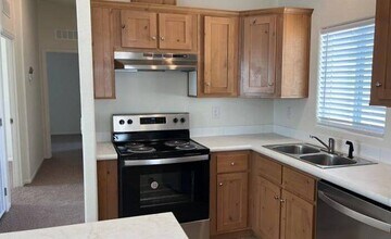 1409 N French St in Casa Grande, AZ - Building Photo - Building Photo