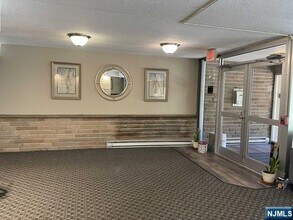 300 Lookout Ave in Hackensack, NJ - Building Photo - Building Photo