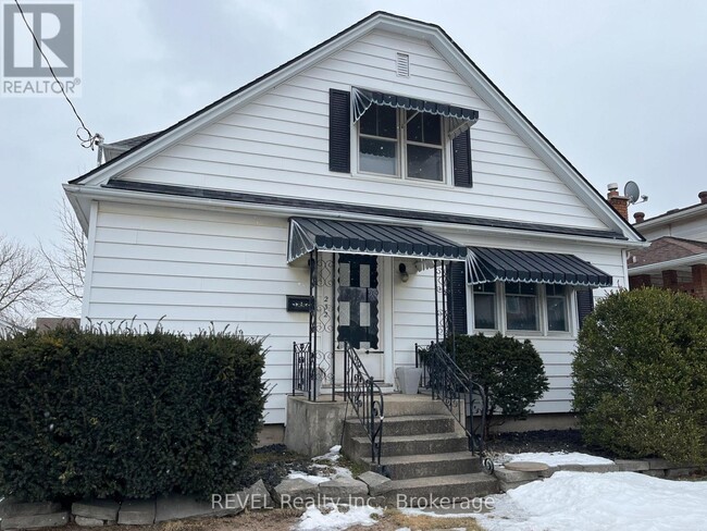 property at 232 Vine St